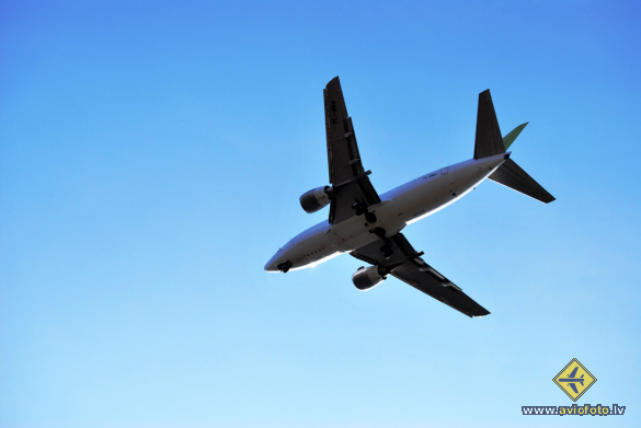 Boeing 737-548